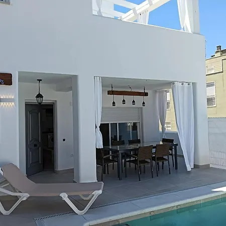Charming In With Private Pool