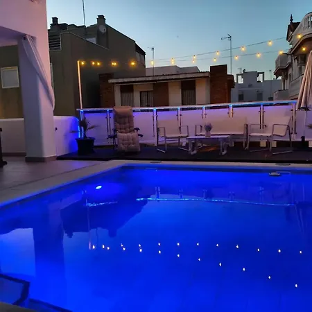 Domek alpejski Charming In With Private Pool